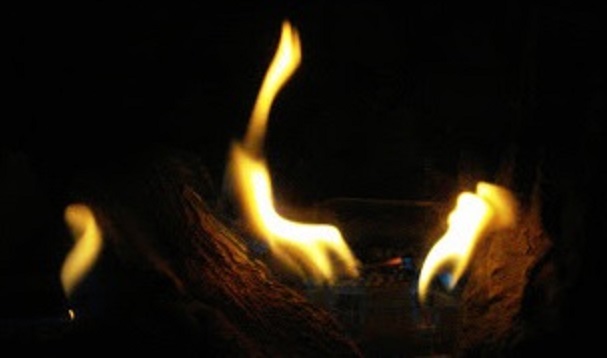 Contemplation at fireplace. Размышления над огнем камина.